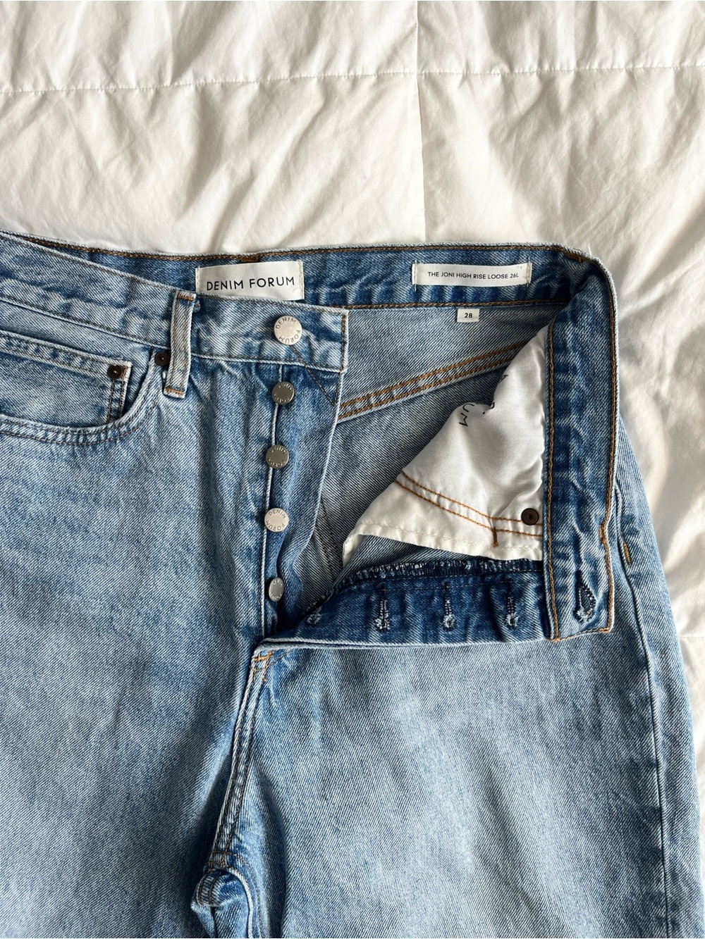 Denim Forum Aritzia brand Jeans size 28 - Picture 2 of 8